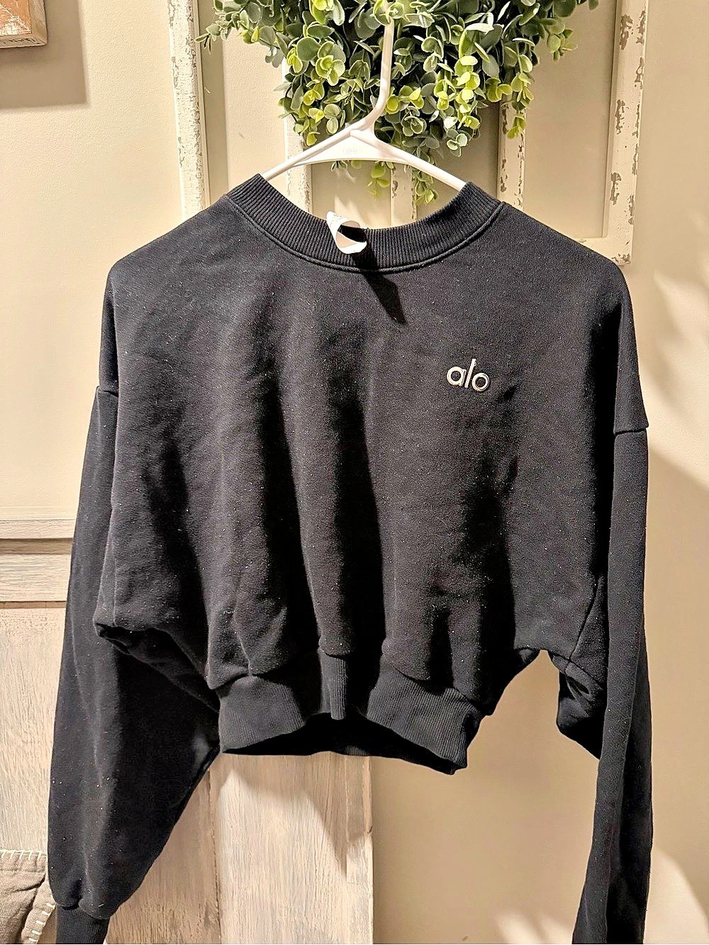 alo Cropped Sweatshirt in Black Size Small